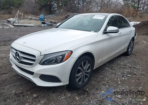 2016 Mercedes-Benz C 300 4Matic z USA, uszkodzony, nr VIN WDDWF4KB5GR126591